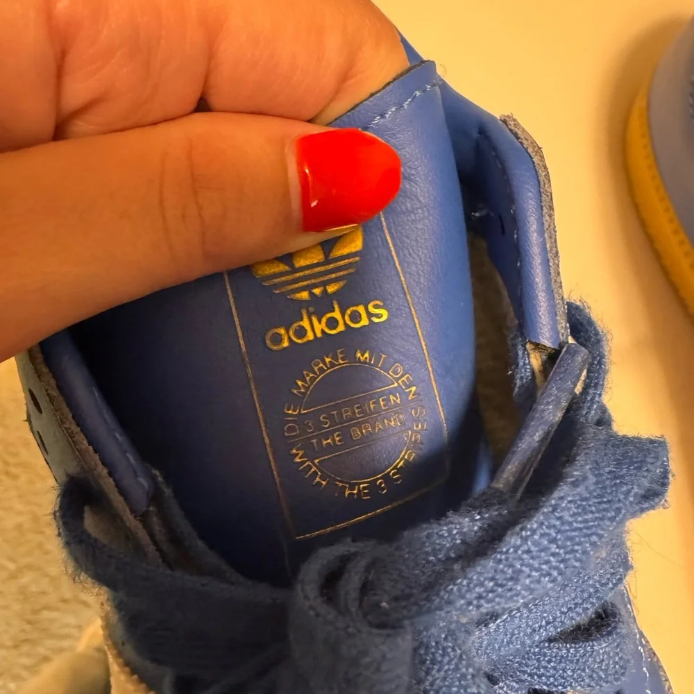 Adidas Royal Blue Sambas - Picture 4 of 6